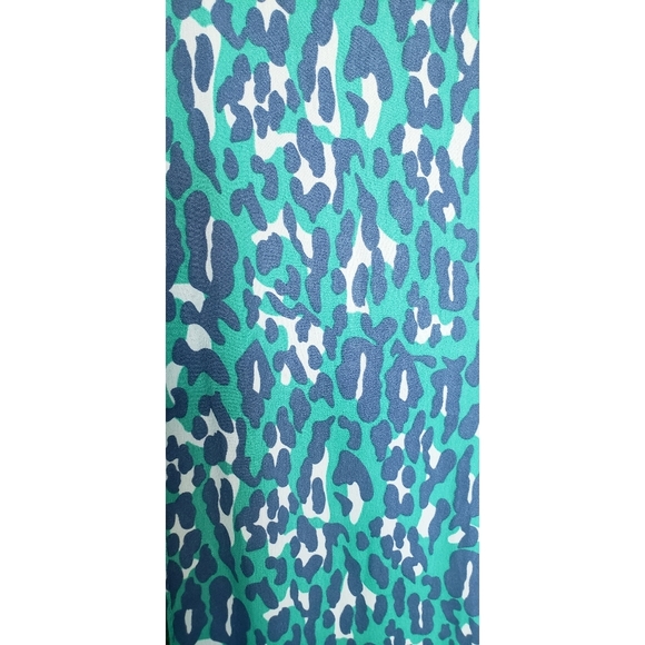 2. Leopard Print scarf - Picture 3 of 5